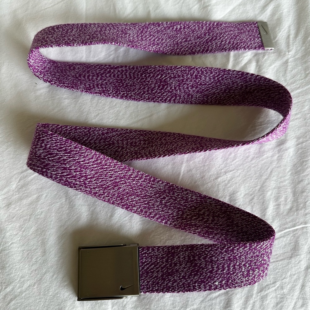 Nike Belt in Textured Purple